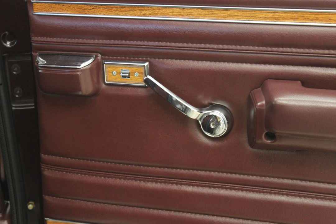 1989 Jeep Grand Wagoneer