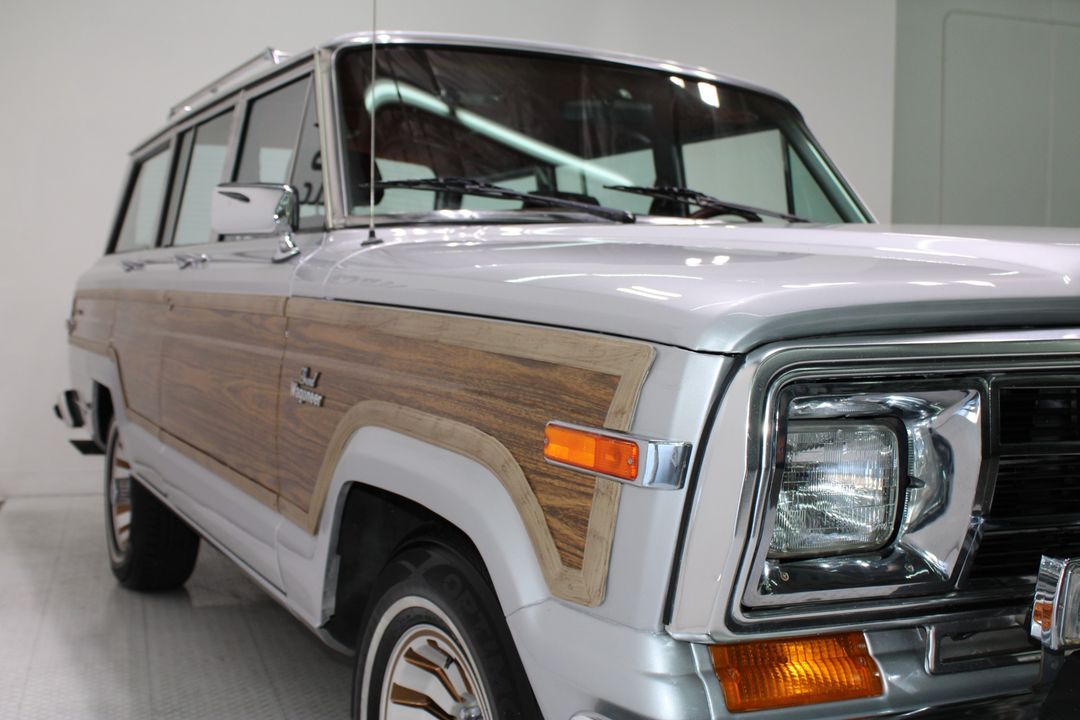 1986 Jeep Grand Wagoneer 4WD