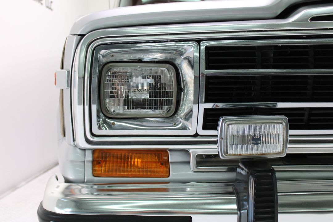 1986 Jeep Grand Wagoneer 4WD