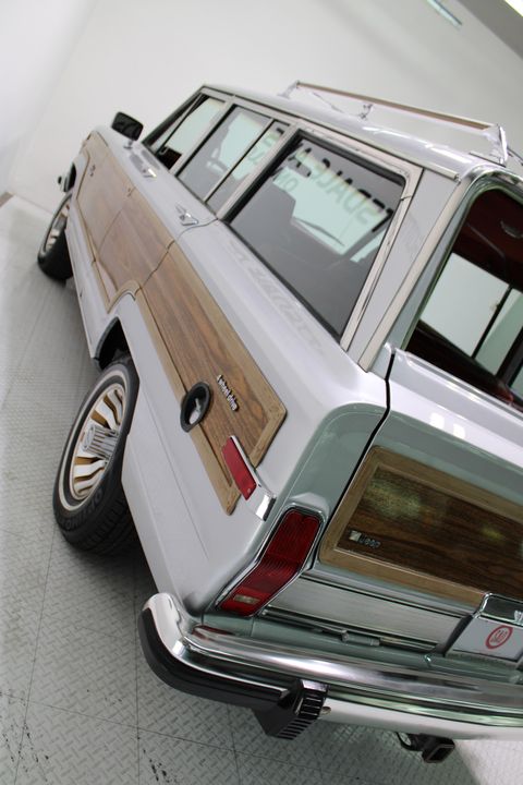 1986 Jeep Grand Wagoneer 4WD