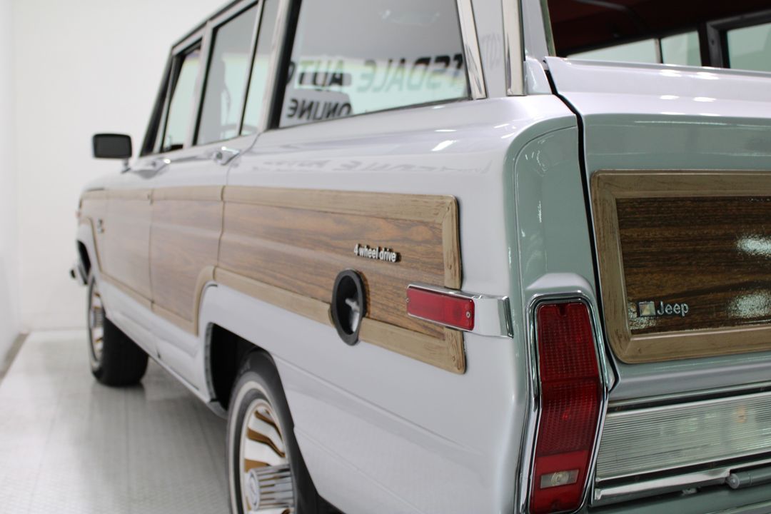 1986 Jeep Grand Wagoneer 4WD