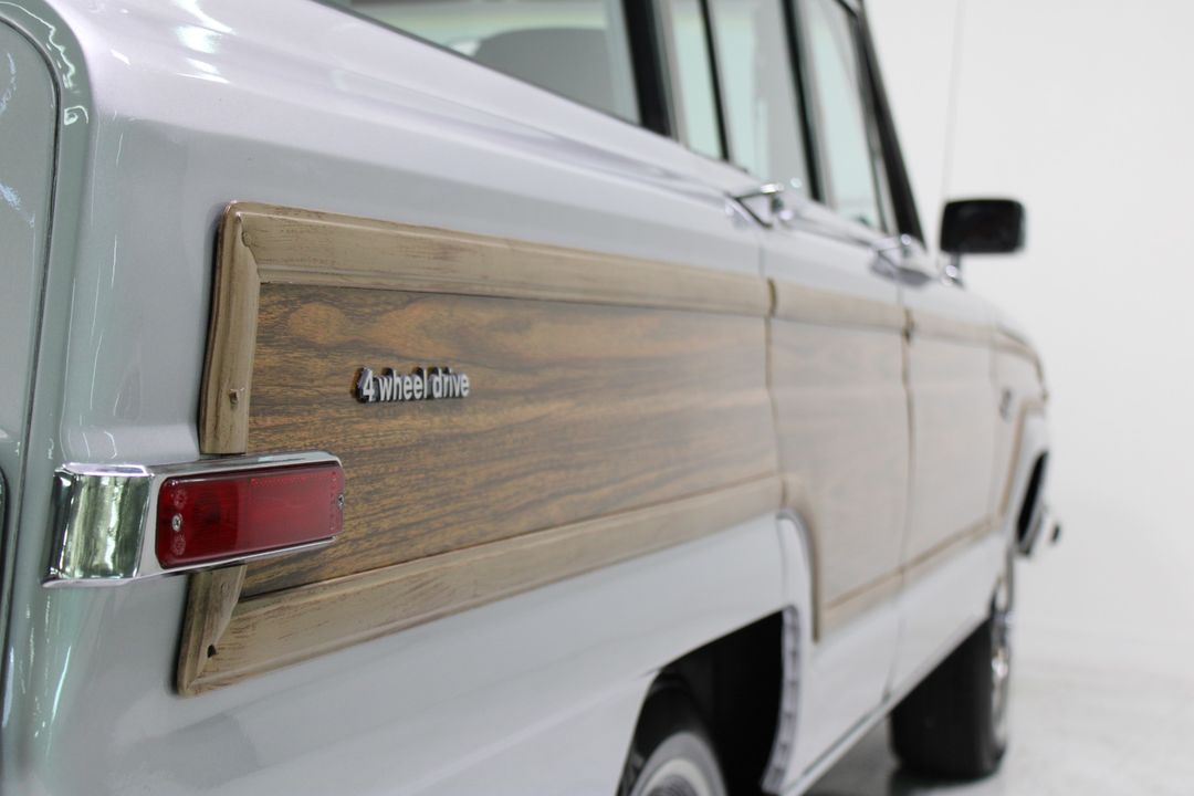 1986 Jeep Grand Wagoneer 4WD