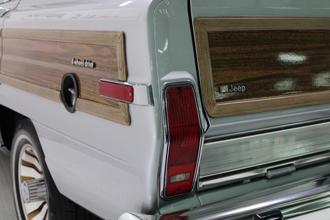 1986 Jeep Grand Wagoneer 4WD