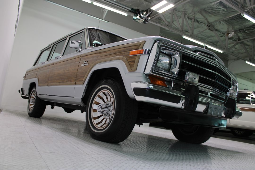 1986 Jeep Grand Wagoneer 4WD