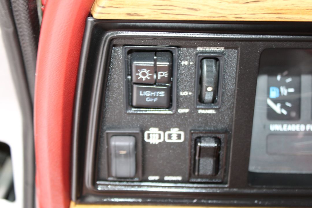 1986 Jeep Grand Wagoneer 4WD