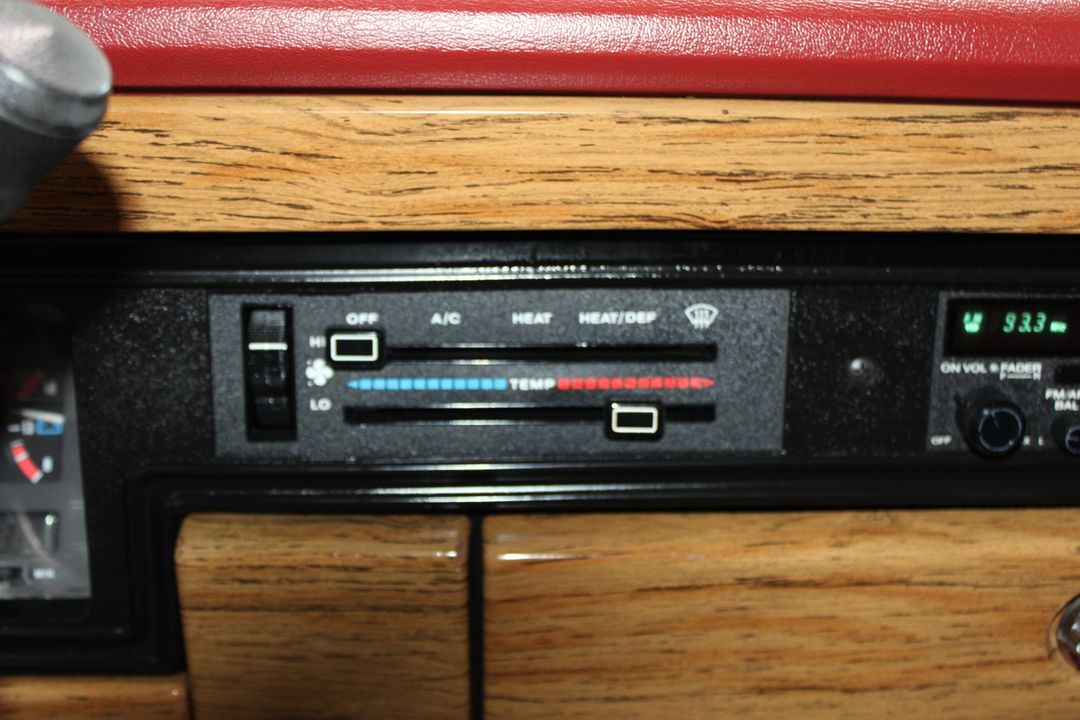 1986 Jeep Grand Wagoneer 4WD