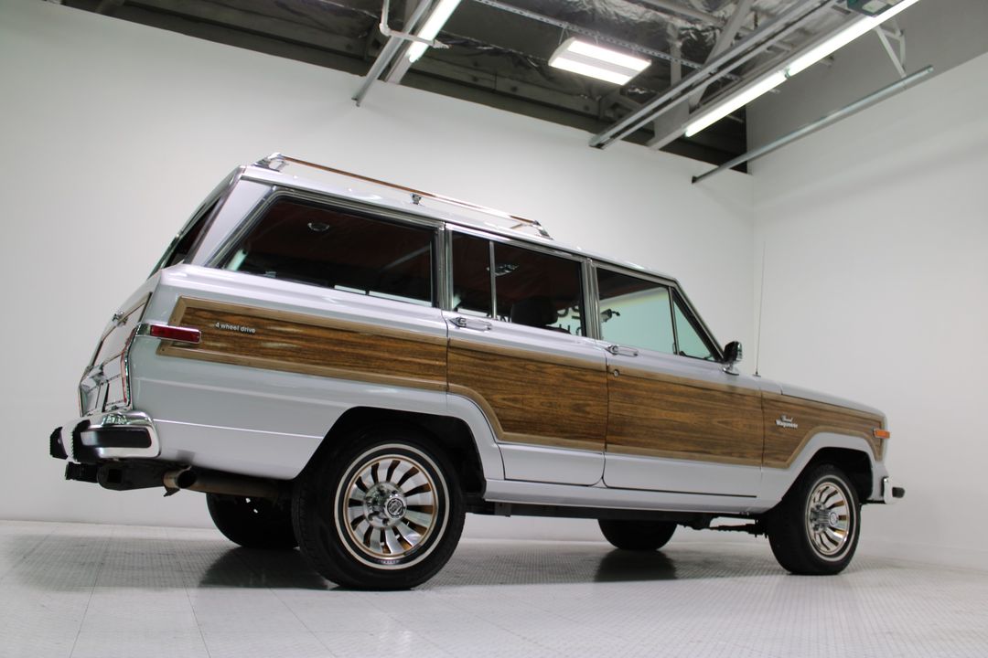 1986 Jeep Grand Wagoneer 4WD