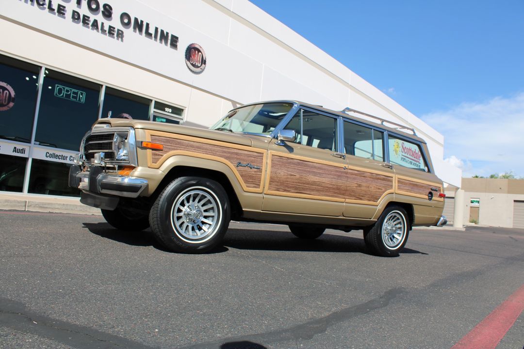 1990 Jeep Grand Wagoneer