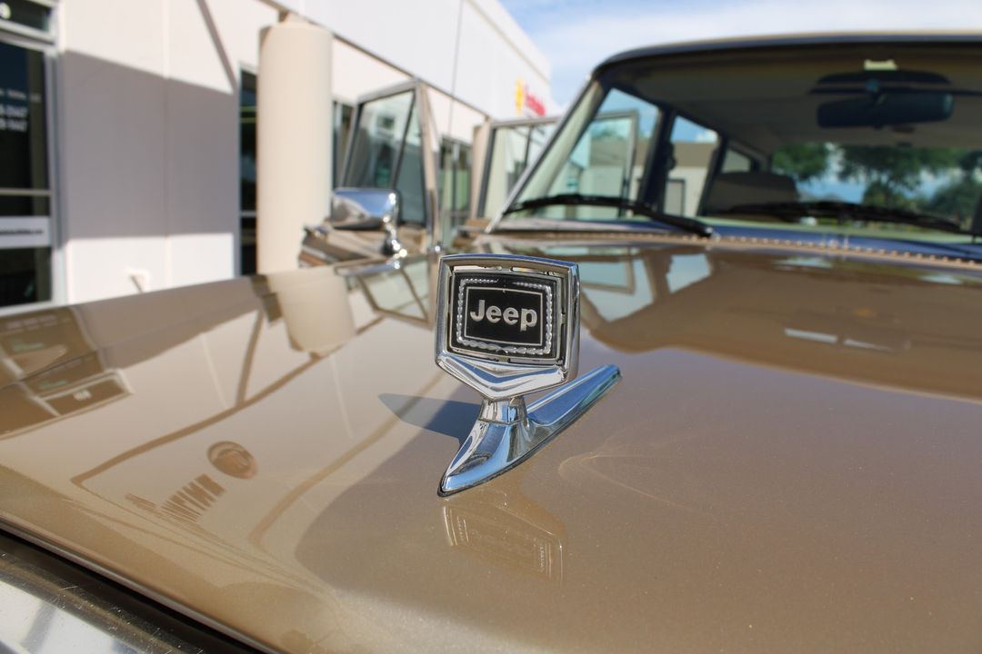 1990 Jeep Grand Wagoneer