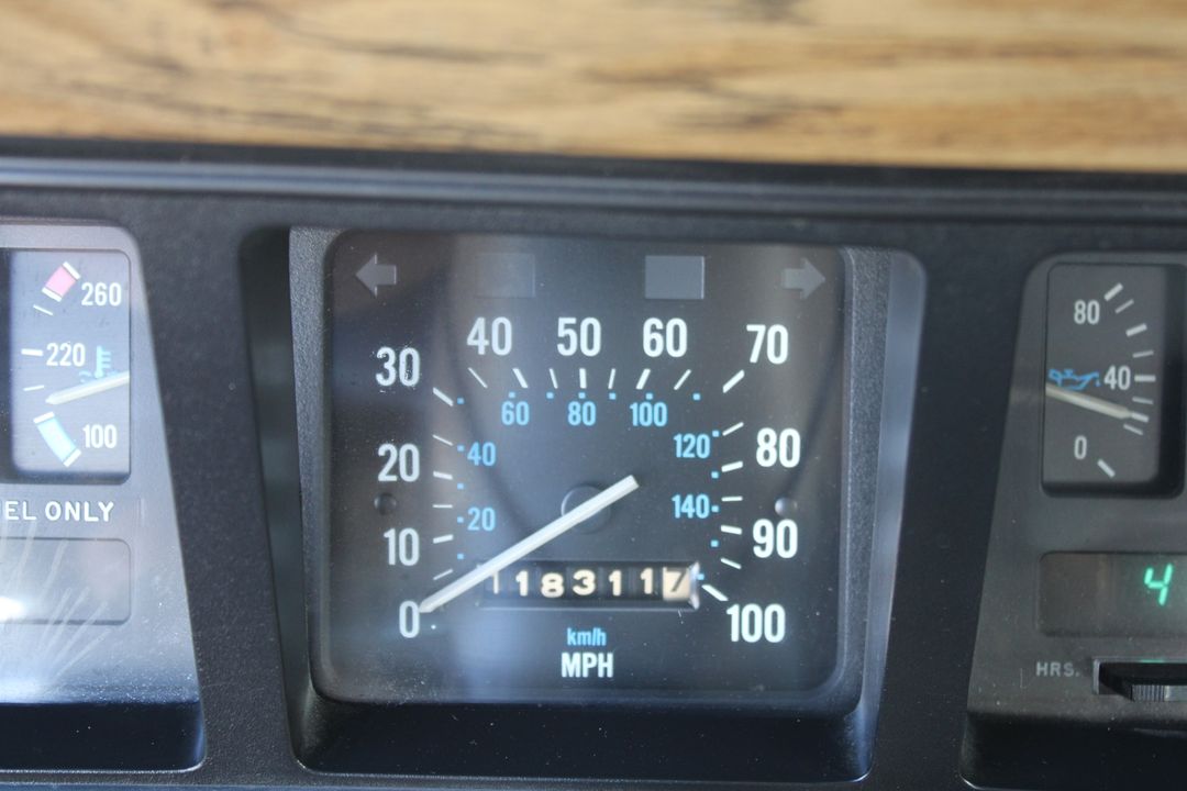 1990 Jeep Grand Wagoneer