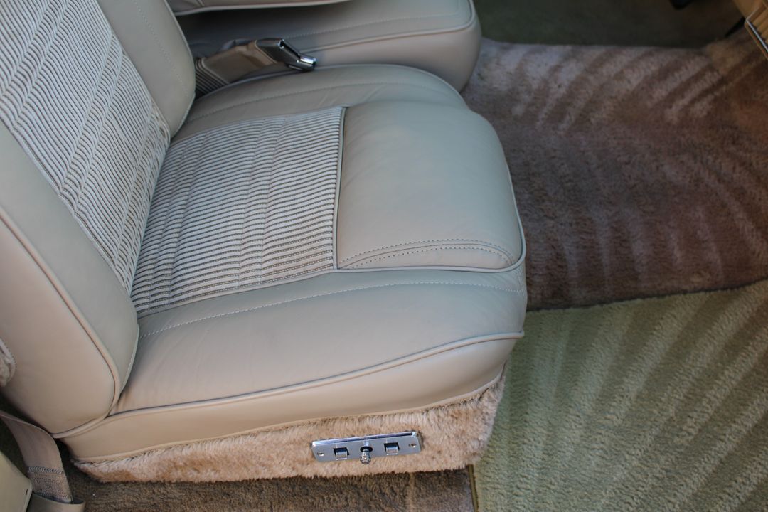 1990 Jeep Grand Wagoneer