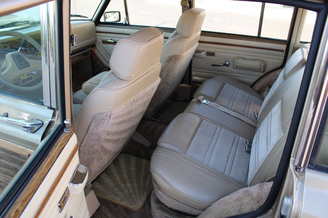 1990 Jeep Grand Wagoneer