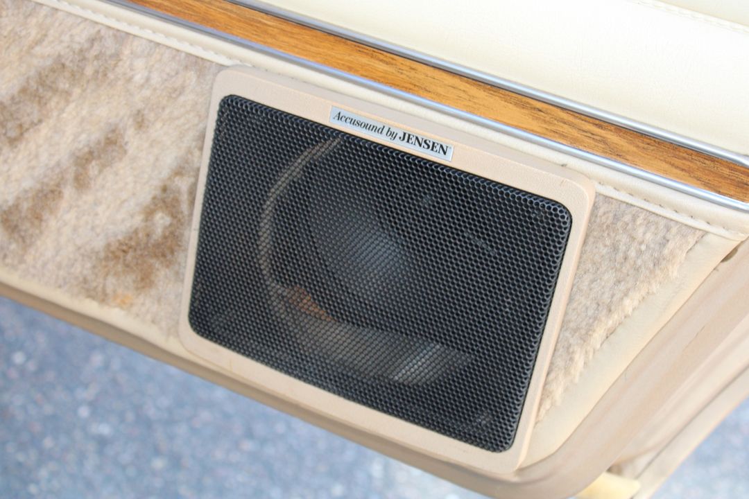 1990 Jeep Grand Wagoneer