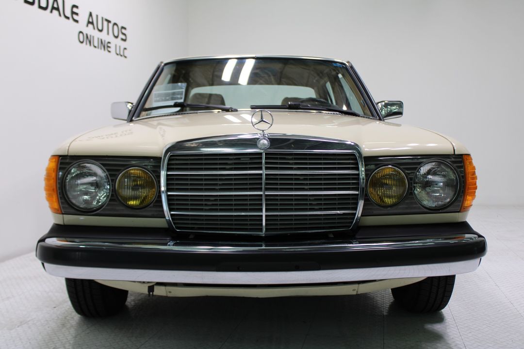 1983 Mercedes-Benz 240 Series