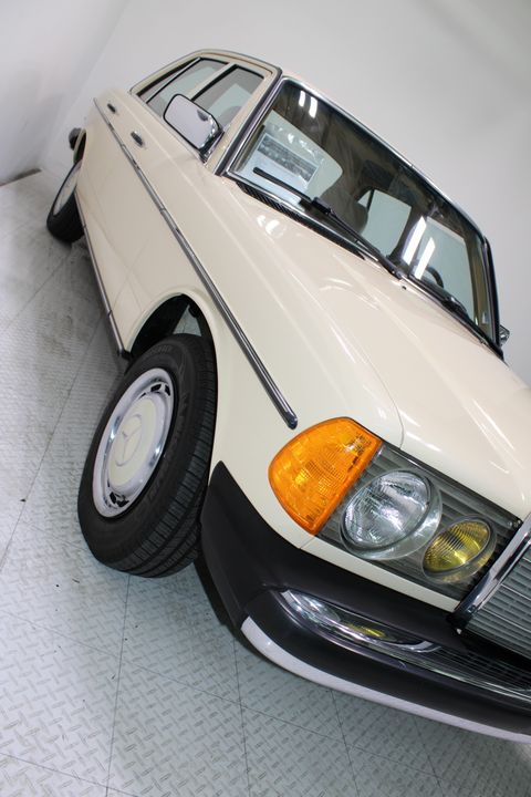 1983 Mercedes-Benz 240 Series