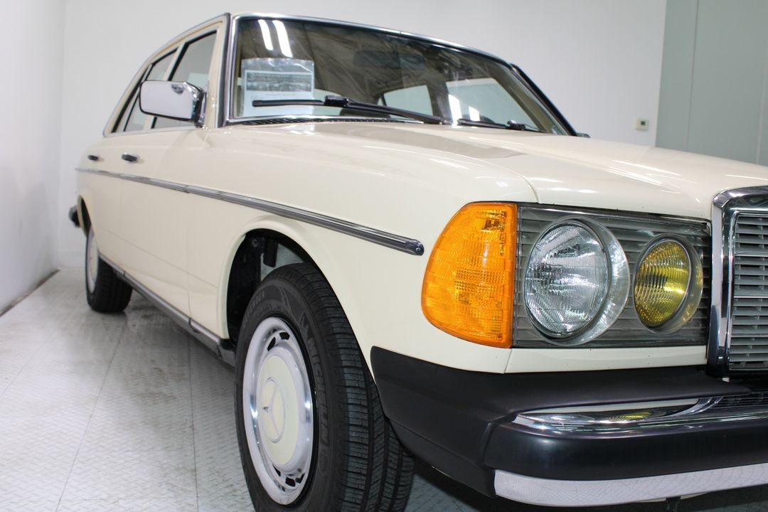 1983 Mercedes-Benz 240 Series
