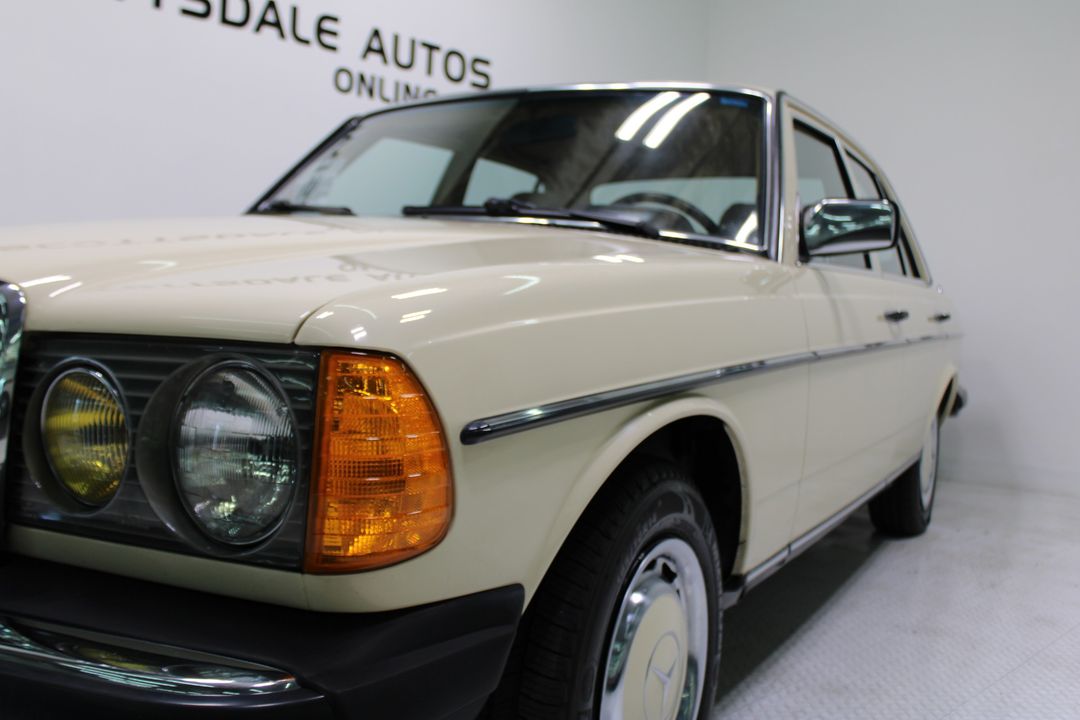 1983 Mercedes-Benz 240 Series