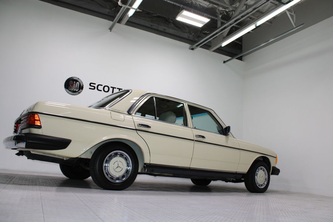 1983 Mercedes-Benz 240 Series