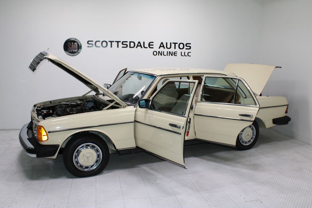 1983 Mercedes-Benz 240 Series