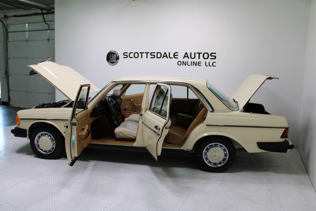 1983 Mercedes-Benz 240 Series