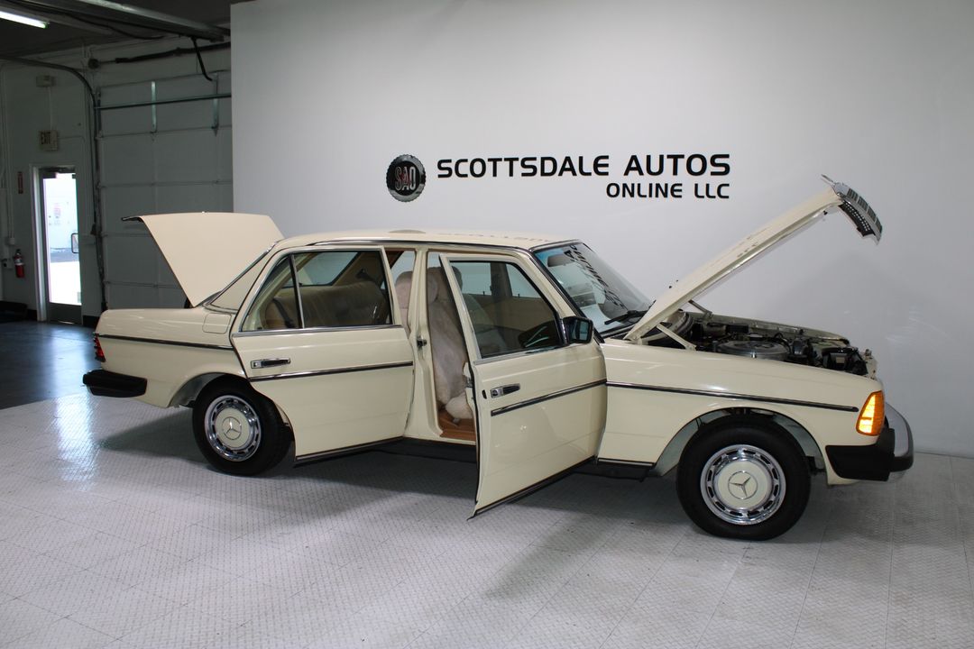 1983 Mercedes-Benz 240 Series