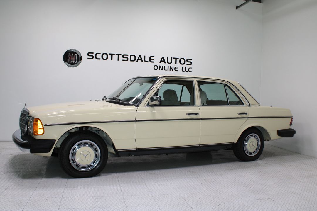 1983 Mercedes-Benz 240 Series