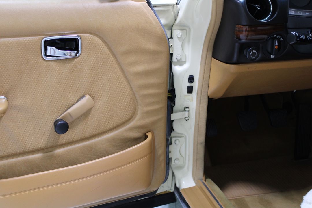 1983 Mercedes-Benz 240 Series