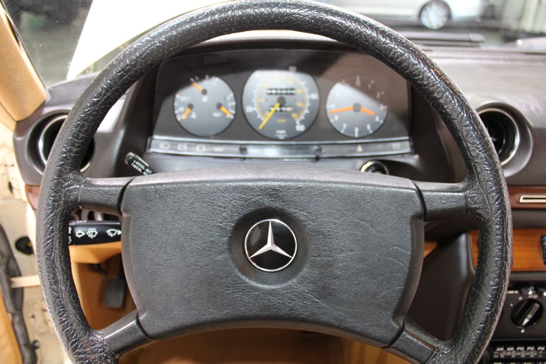 1983 Mercedes-Benz 240 Series
