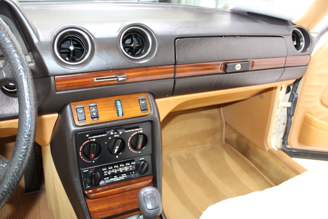 1983 Mercedes-Benz 240 Series