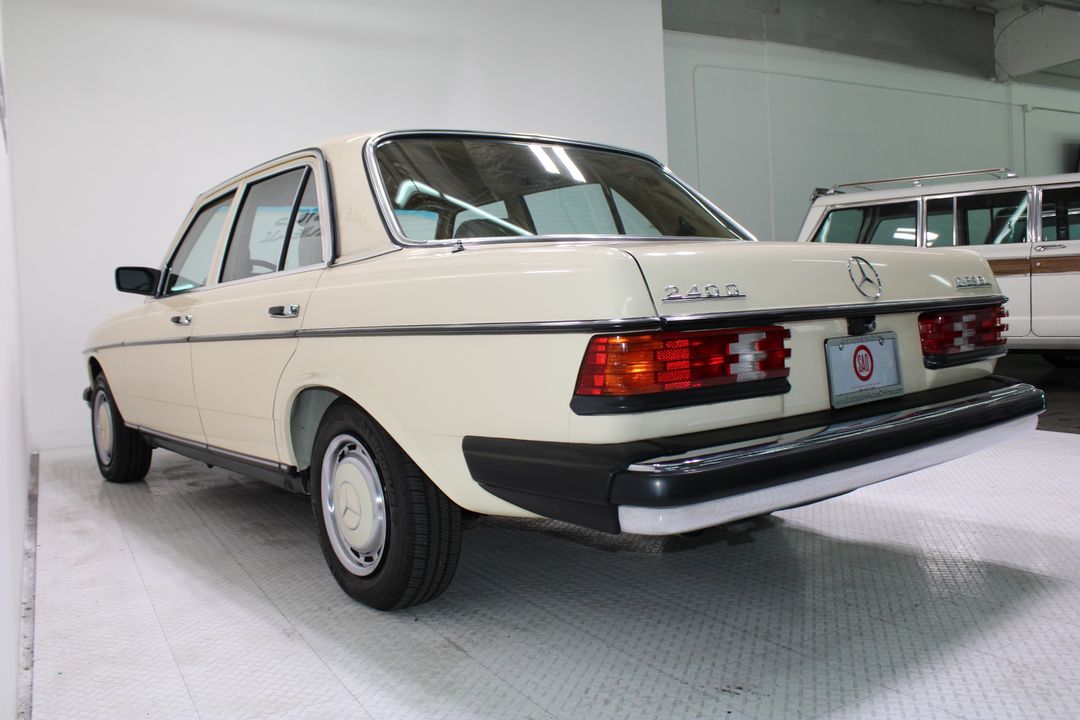 1983 Mercedes-Benz 240 Series