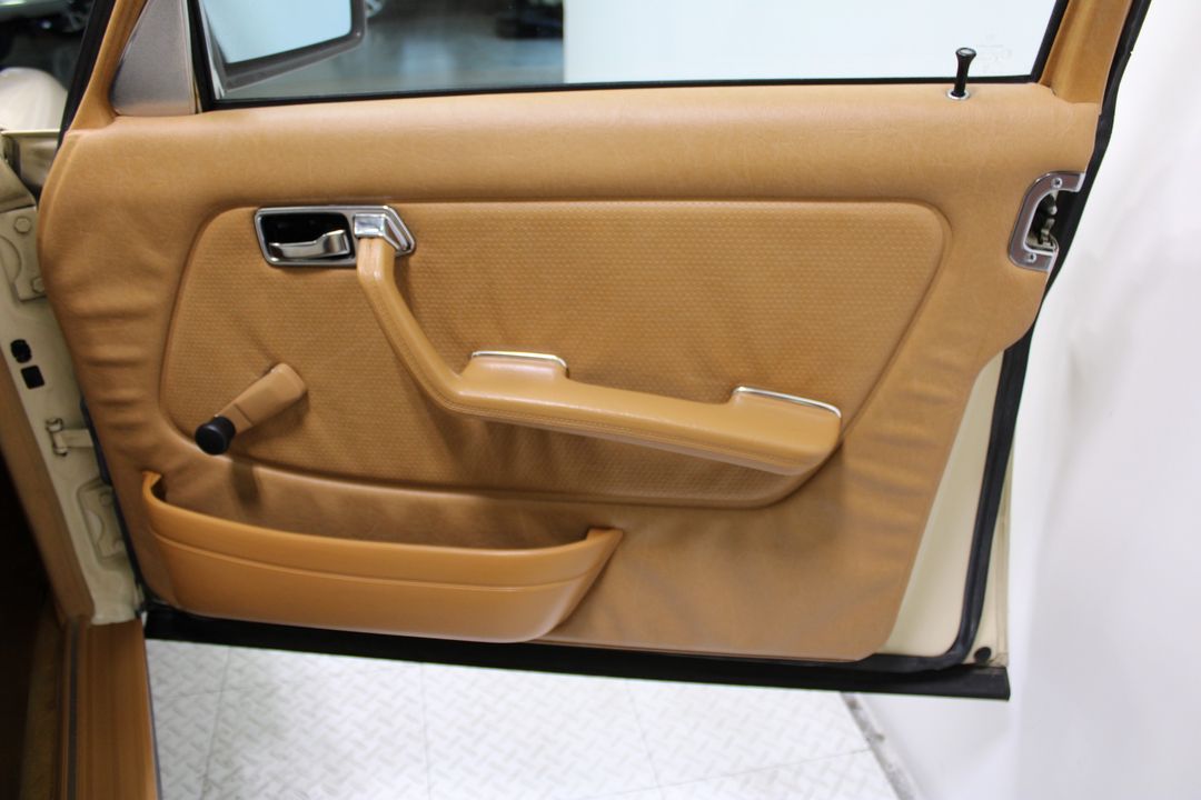 1983 Mercedes-Benz 240 Series