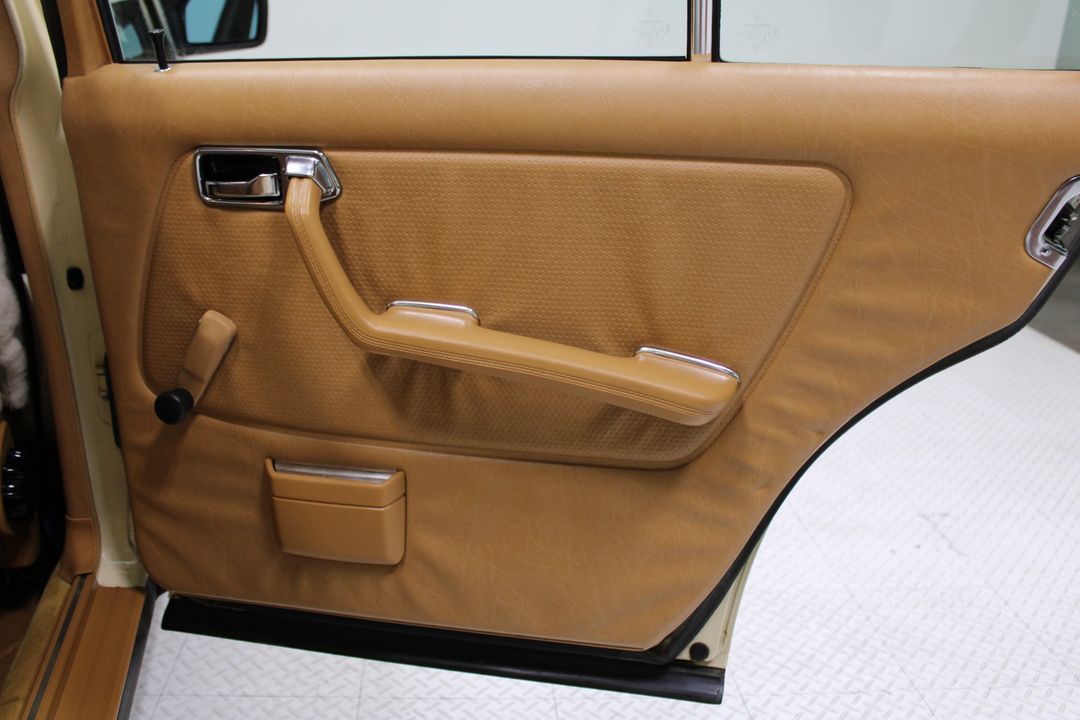 1983 Mercedes-Benz 240 Series