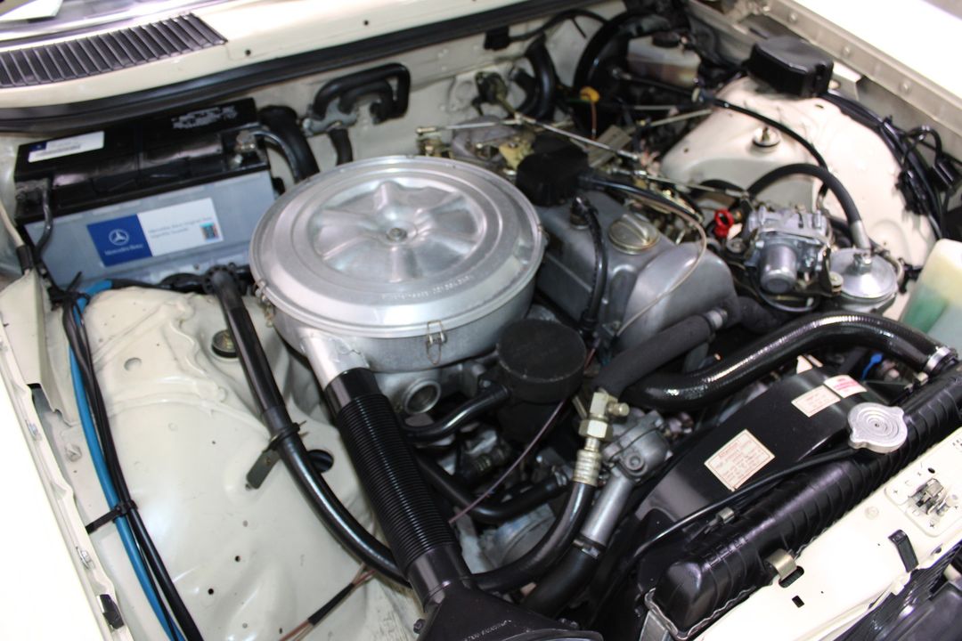 1983 Mercedes-Benz 240 Series