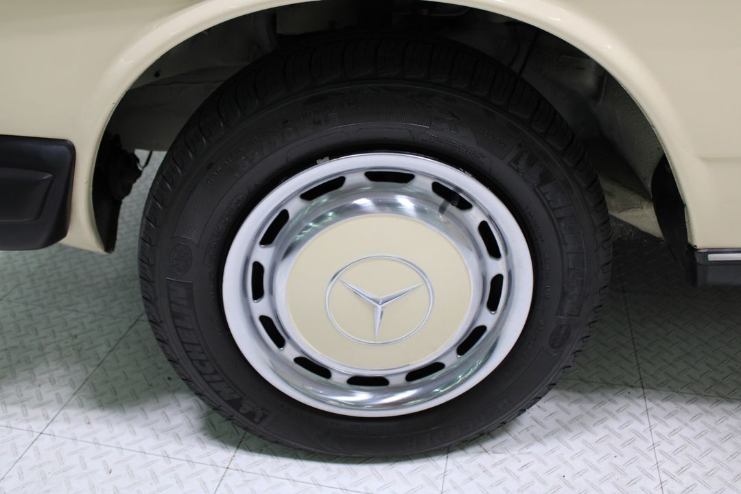 1983 Mercedes-Benz 240 Series