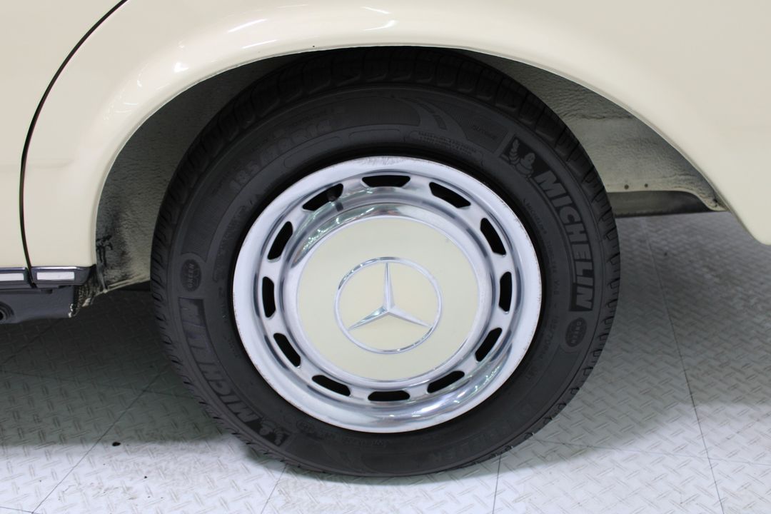 1983 Mercedes-Benz 240 Series