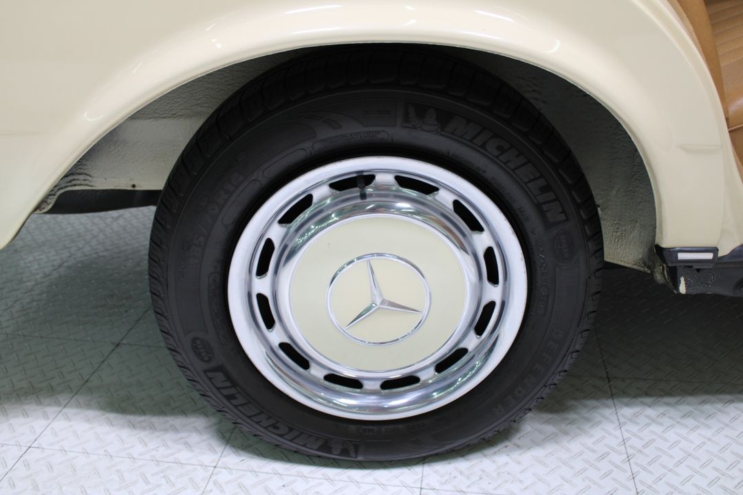 1983 Mercedes-Benz 240 Series