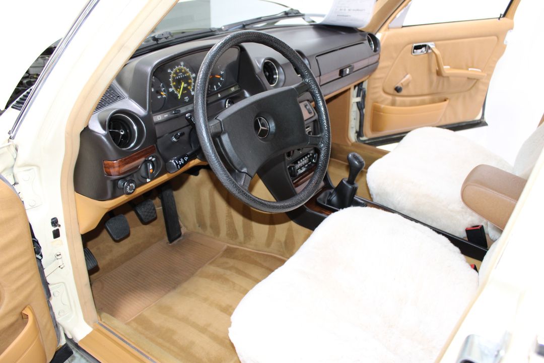1983 Mercedes-Benz 240 Series