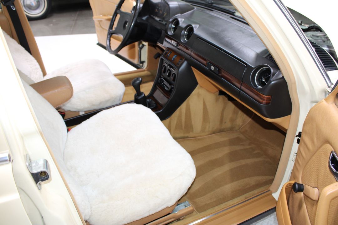 1983 Mercedes-Benz 240 Series