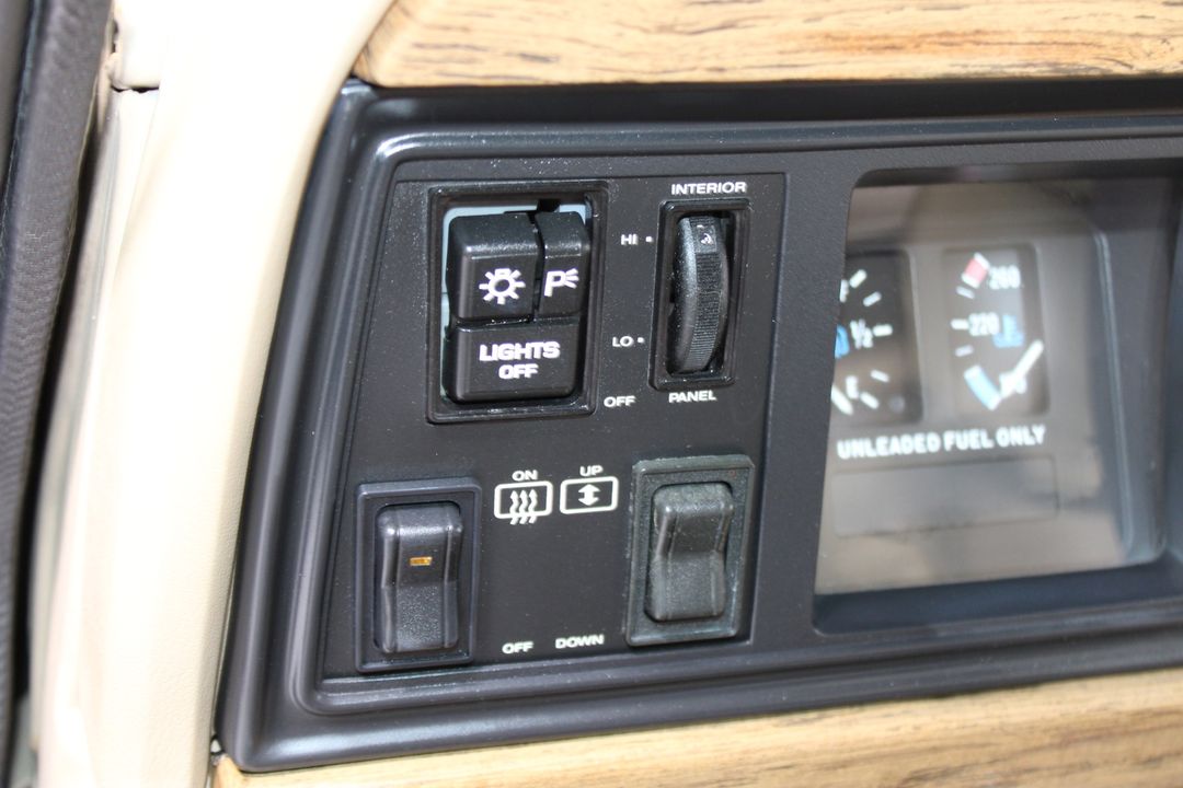 1991 Jeep Grand Wagoneer