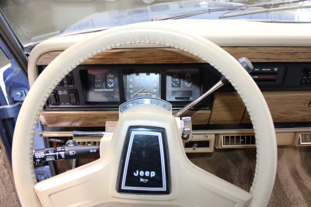 1991 Jeep Grand Wagoneer