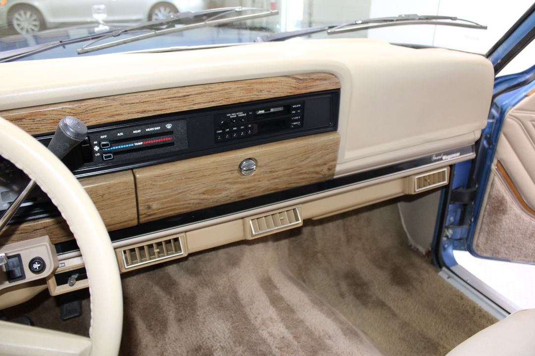 1991 Jeep Grand Wagoneer