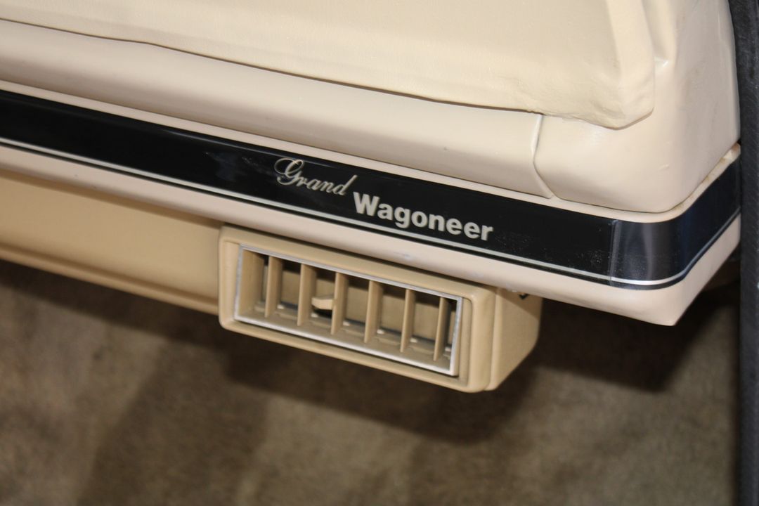 1991 Jeep Grand Wagoneer