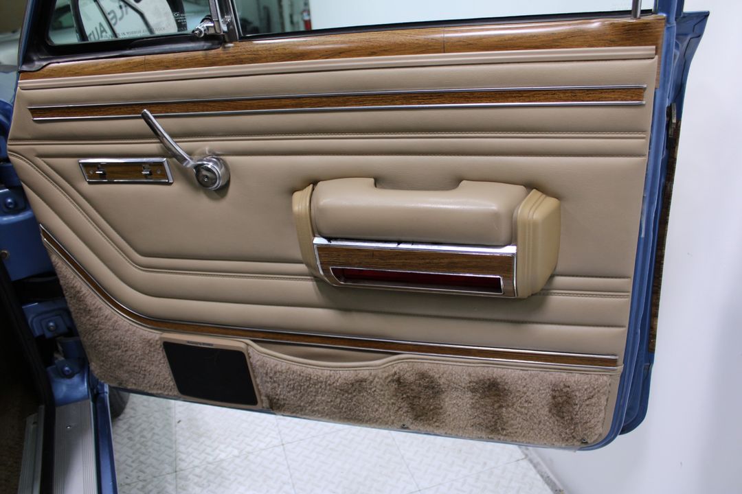 1991 Jeep Grand Wagoneer