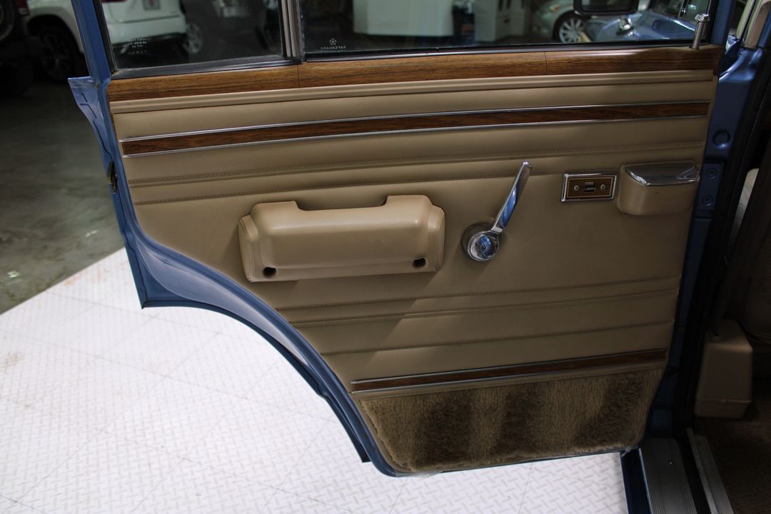 1991 Jeep Grand Wagoneer