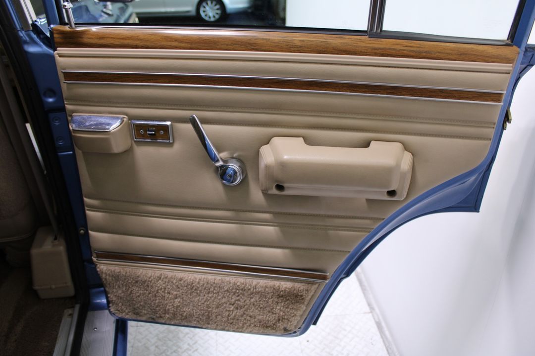 1991 Jeep Grand Wagoneer