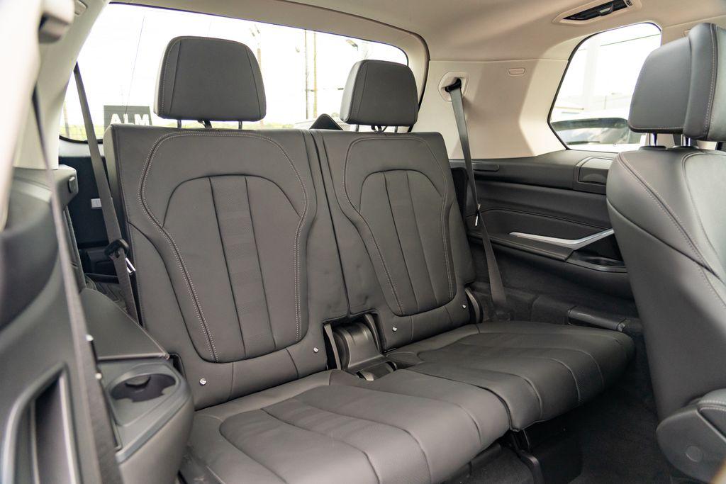 2022 BMW X7
