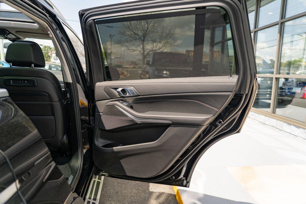 2022 BMW X7