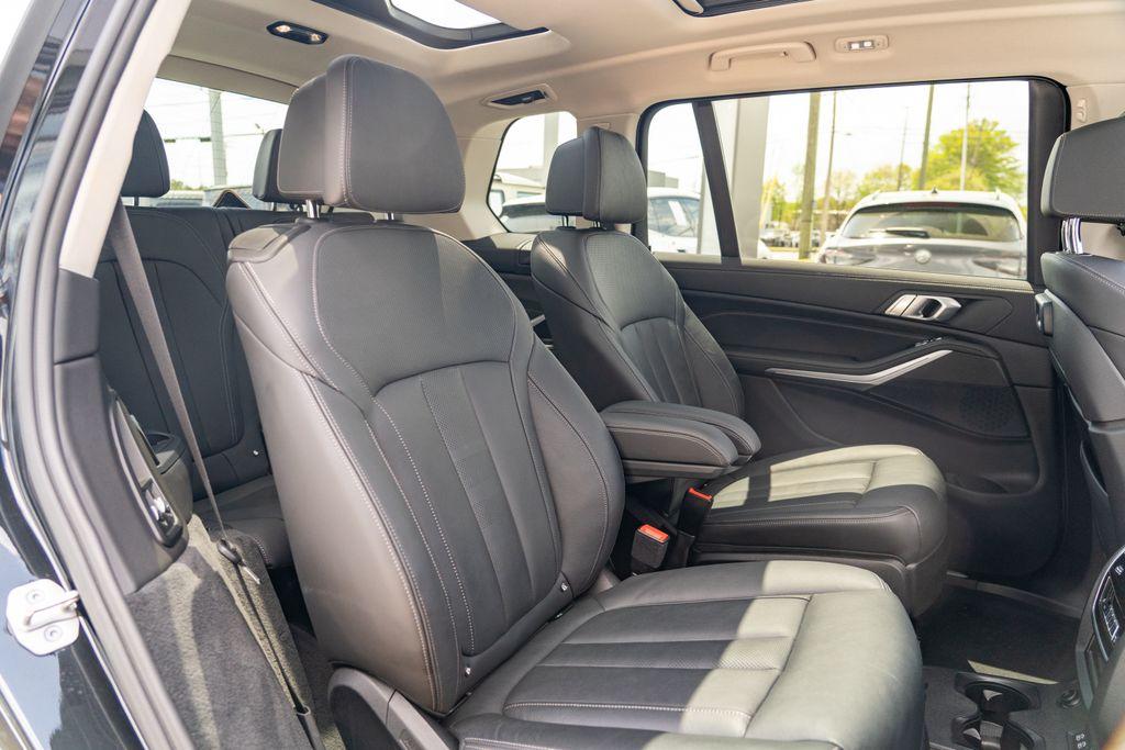2022 BMW X7