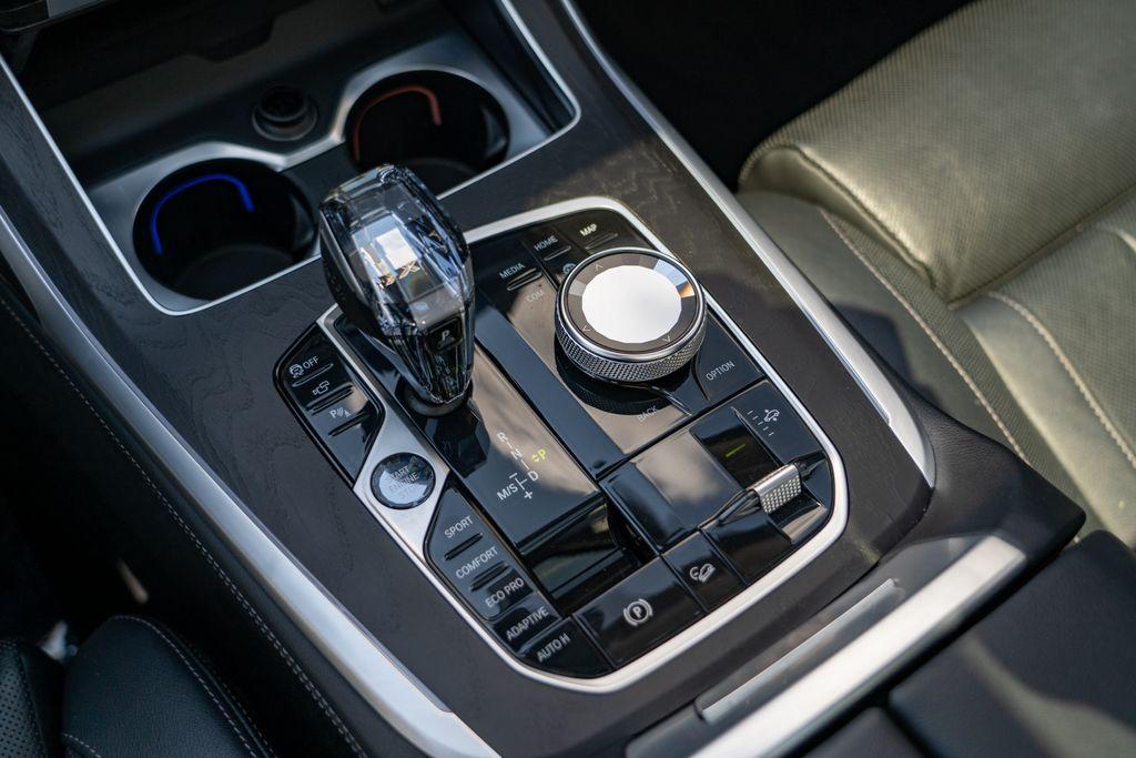 2022 BMW X7
