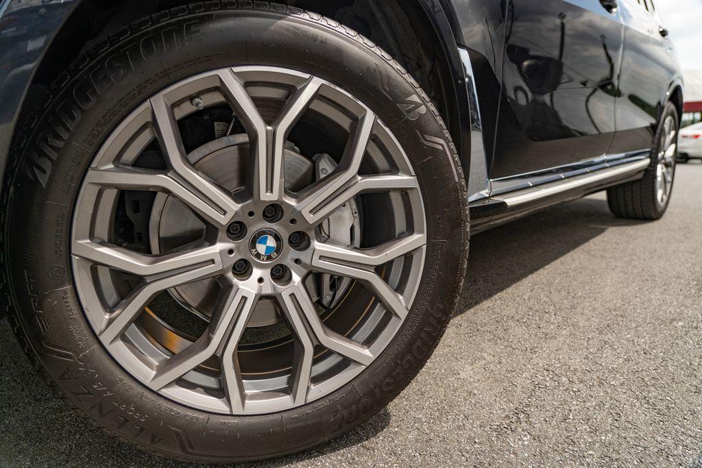 2022 BMW X7